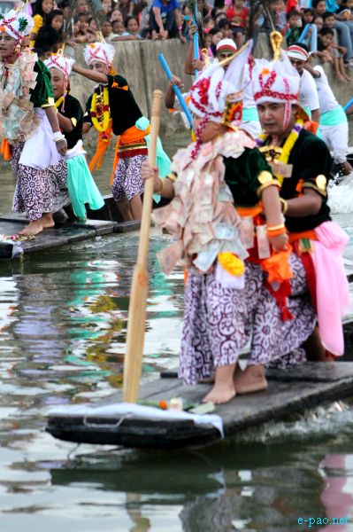 Heikru Hidongba - traditional boat race festival of Manipur celebrated at Bijoy Govinda Thangapat, Imphal :: September 26 2012