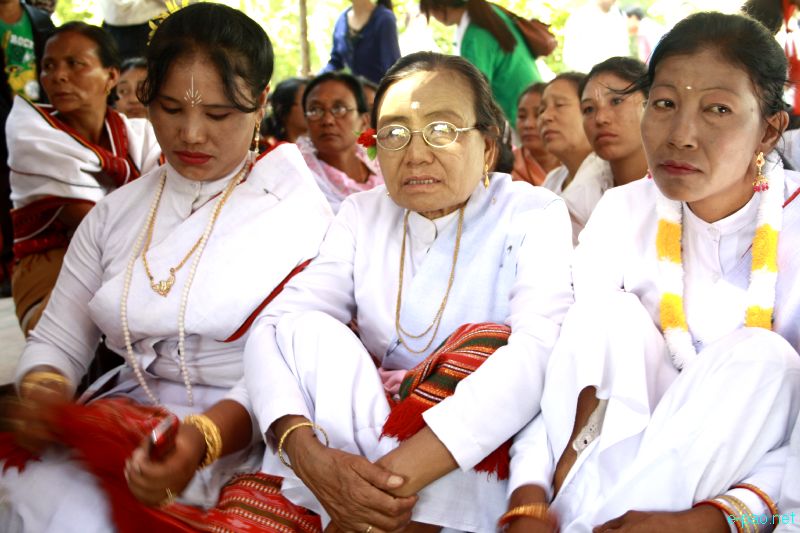 Mera Houchongba : re-affirming close bond and ties between hill and valley people at Kangla :: 29 Oct 2012