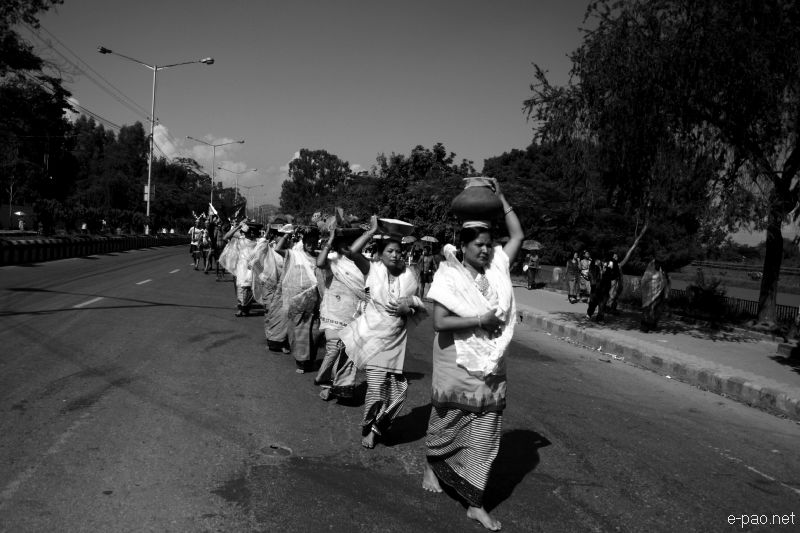 Mera Houchongba : re-affirming close bond and ties between hill and valley people at Kangla :: 29 Oct 2012