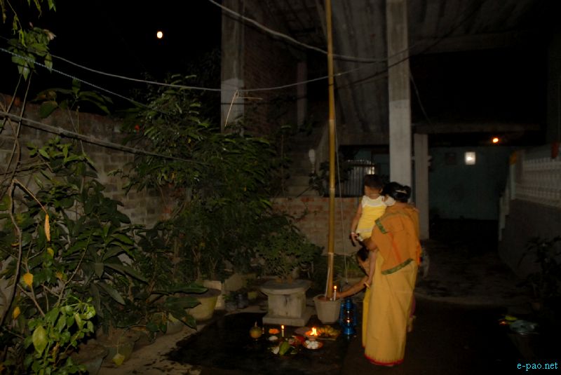 Mera Wayungba - In the month of Mera, every house arranged a limelight in front of the house :: October 30 2012