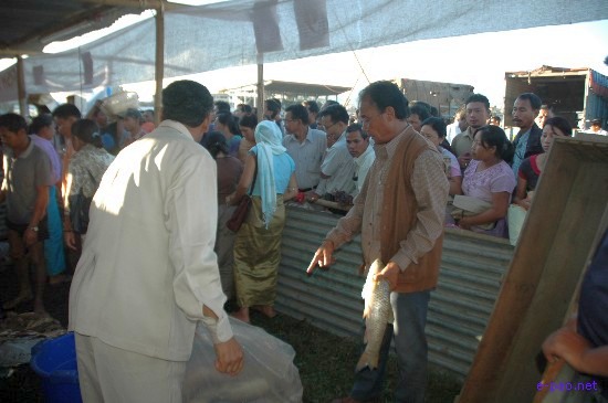 Fish Fair for Ningol Chakouba at Pologround, Imphal :: 30 October 2008