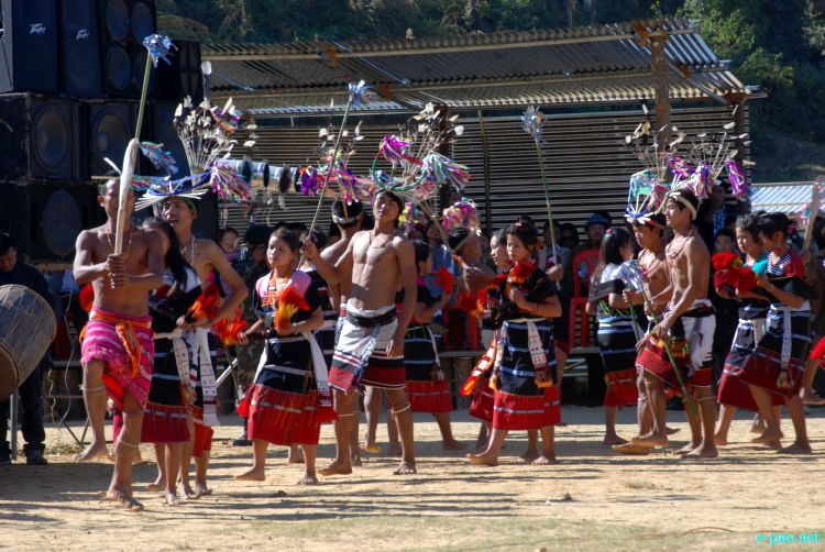 Zeliangrong Dance Presentation at 8th State Level Orange festival 2011 at Tamenglong :: 16 Dec 2011