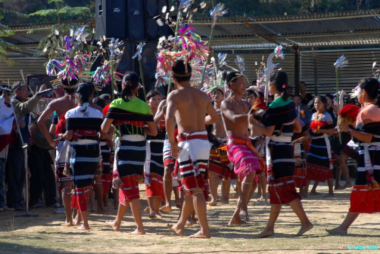 Zeliangrong Dance Presentation at 8th State Level Orange festival 2011 at Tamenglong :: 16 Dec 2011