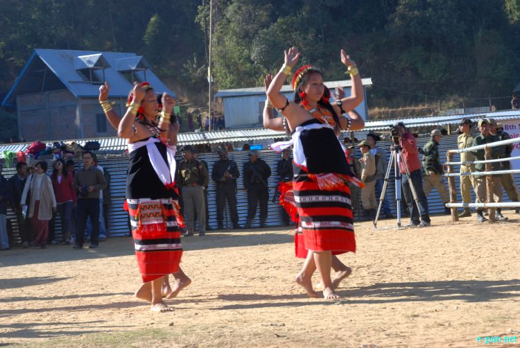 Zeliangrong Dance Presentation at 8th State Level Orange festival 2011 at Tamenglong :: 16 Dec 2011