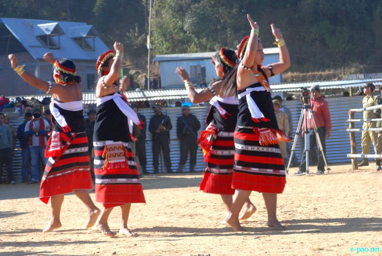 Zeliangrong Dance Presentation at 8th State Level Orange festival 2011 at Tamenglong :: 16 Dec 2011