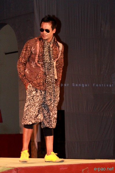 Fashion show featuring personalities of Manipur at Manipur Sangai Tourism Festival 2012 :: 29 Nov 2012