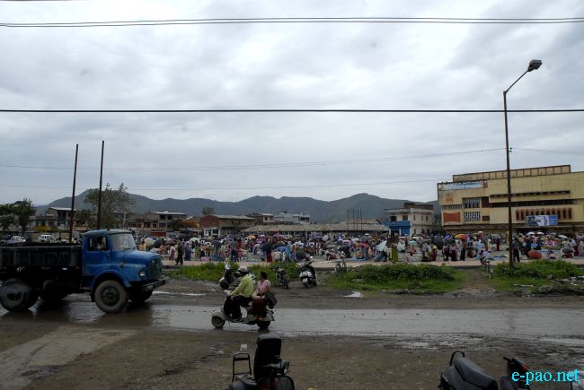 Street Vendor shifted to Lamphel Super Market :: May 02 2011