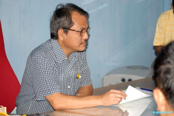 Journalist Surrender I-Card to DIPR :: 27 October 2009