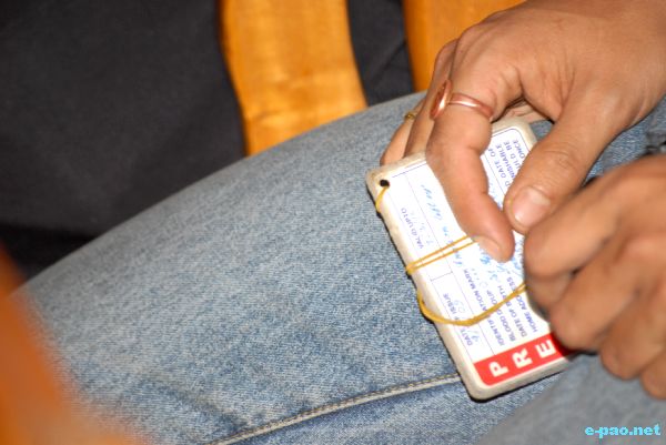 Journalist Surrender I-Card to DIPR :: 27 October 2009