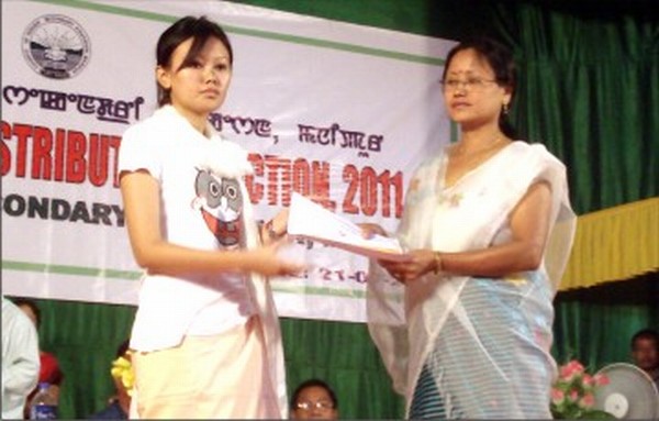 A position holder being conferred meritorious award by COHSEM Manipur 