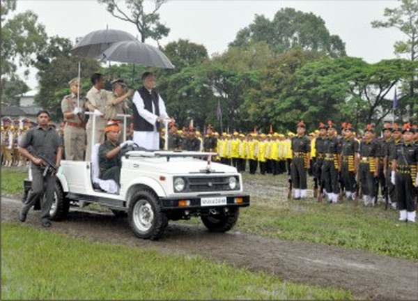 CM inspecting the guard of honour on I-Day