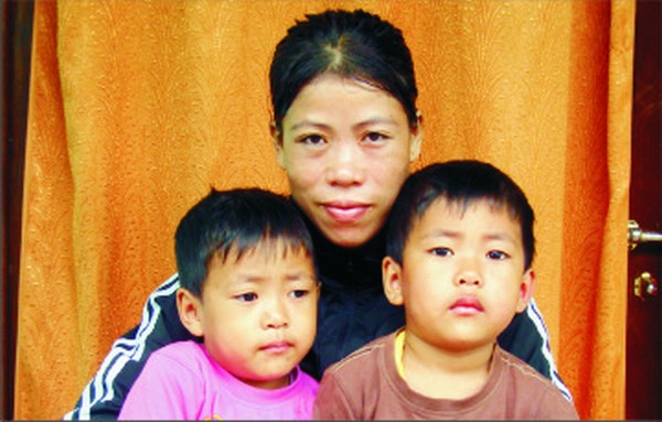 MC Mary Kom poses with her children