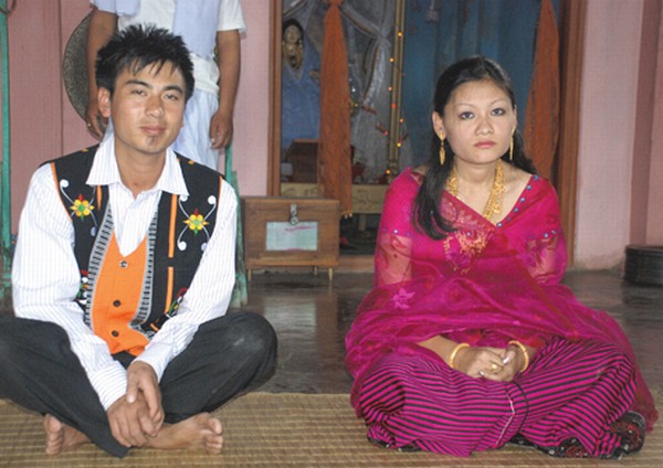 KSV Ringfapam of Ukhrul and Kangjam Dhakeshwari of Thangmeiband Sinam Leikai during Loukhatpa at Sana Konung