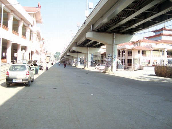 A deserted Khwairamban bazar during the strike called by Coordinating Committee 