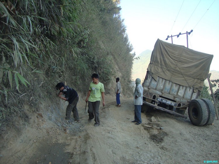 Deplorable condition of NH 37 - Imphal Jiribam Road :: December 06 20112