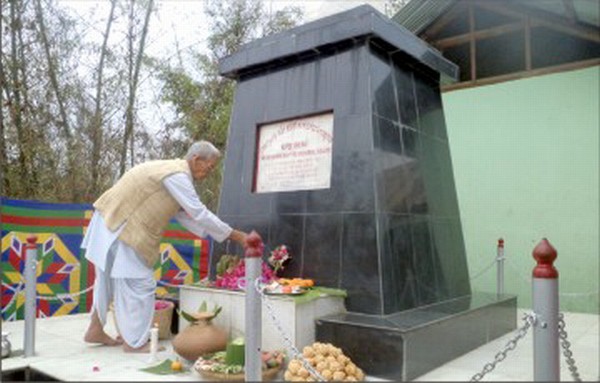 Tributes being paid on Meira Paibi day