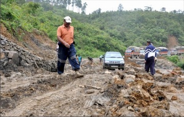 File photo of Imphal-Dimapur NH-37 (39) road during landslide
