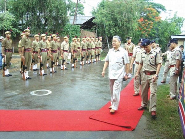 Home Minister Gaikhangam inspecting Guard of Honour of the police commandos