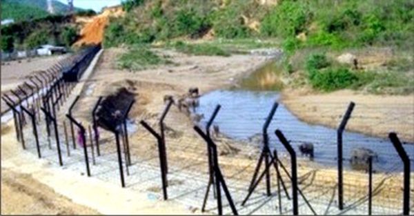 Fencing at the Indo-Myanmar border at Moreh