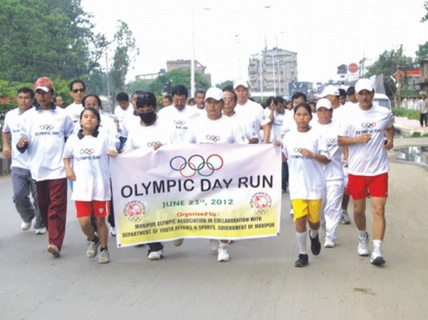 People participating in the Olympic Day Run organised jointly by Manipur Olympic Association and YAS Dept at Imphal