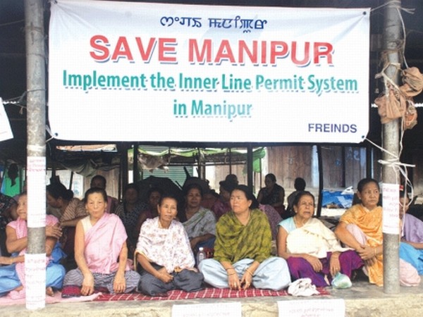 Women vendors of Kwakeithel Bazar lending support to ILP demand