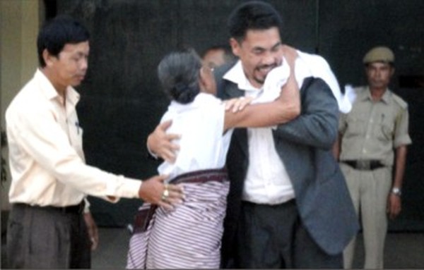 Lanheiba greets his mother outside Sajiwa jail