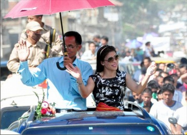 Mary Kom in an open vehicle on arrival at CCpur
