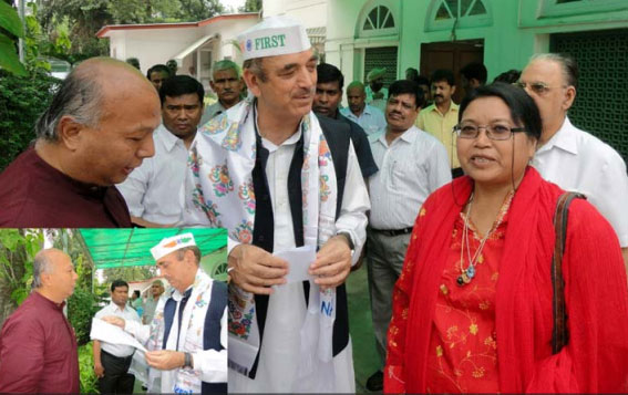 RIMS Director Dr Sekharjit with Union Health Minister Ghulam Nabi Azad