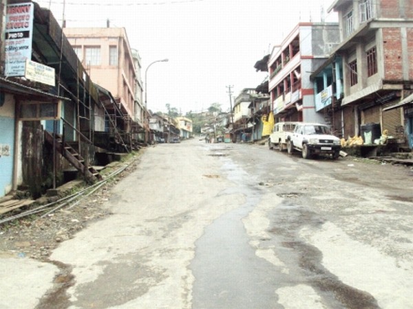 Kangpoki Bazaar looks alive while Tamenglong district HQs wore a deserted look