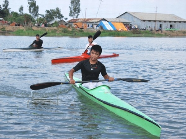 Participants during the State Canoeing and Kayaking Championships 2012 at Regional Water Sports Complex, Takmu Moirang