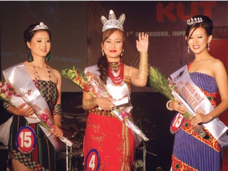 Miss Kut, 2012 Kimhoithiem Gracy Haokip being flanked by Ist runner up Khagembam Padmabati (R) and 2nd runner up Nameirakpam Sinthangambi ; Five other sub-titles were also awarded in the contest ; The sub-title winners are Graceton Thangal (Photogenic), Yumnam Kalpana ( Beautiful Hair), Sarina Naorem (Beautiful Eyes), Sushmita Chakraborty (Miss Congeniality) and Rosy Khongsai (Best Designer)