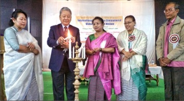 Dy CM Gaikhangam and Mirabai lighting the lamp