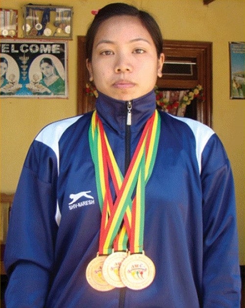 Saikhom Mirabai Chanu : gold medal in Junior National Weigtlifting Championships