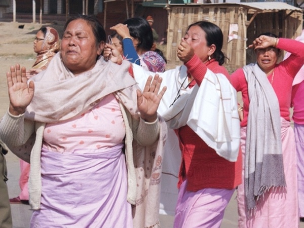  Womenfolk wailing on hearing news of Manichandra succumbing to his injuries