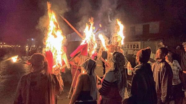 Protestors burn effigies of PM, UHM, CM