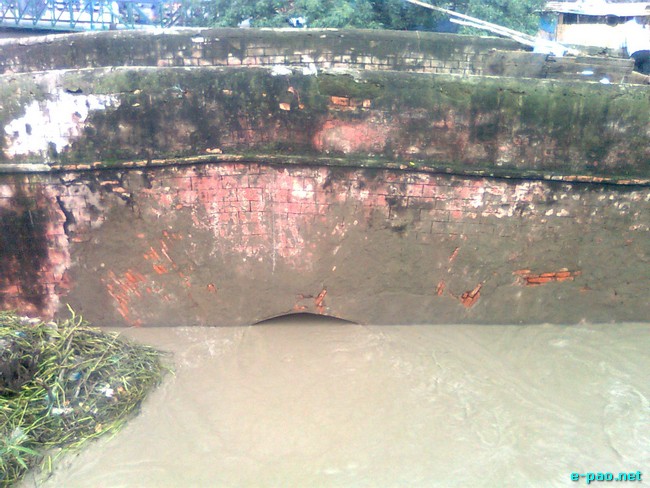 Nambul river overflow to Paona Bazaar :: June 09 2010