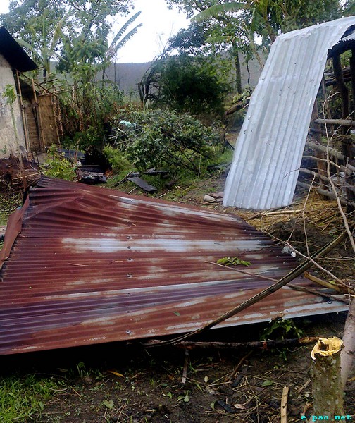 Storm leaves trail of destruction in Manipur valley :: 16 April 2012