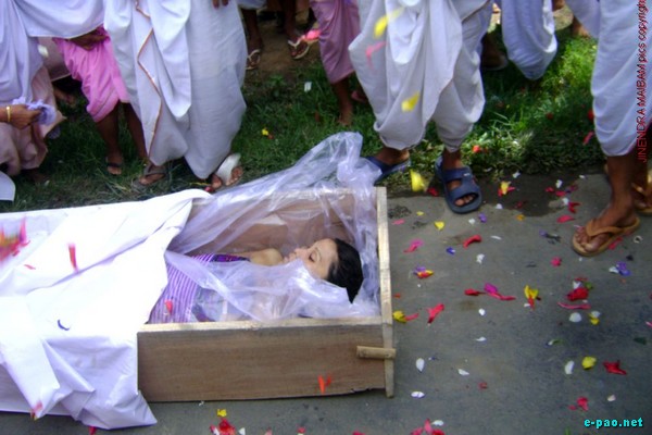 Last Rites for Thokchom Rabina at Lamshang :: July 27 2009
