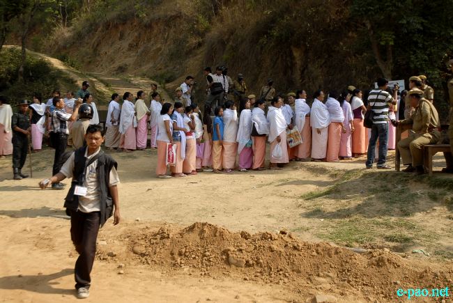 Floral tributes to 'martyred' PLA leaders :: April 13 2011