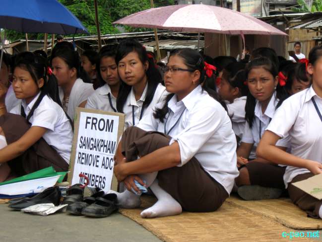 Sit-in-protest at Sangakpham Bazaar, Imphal :: 04 August 2011