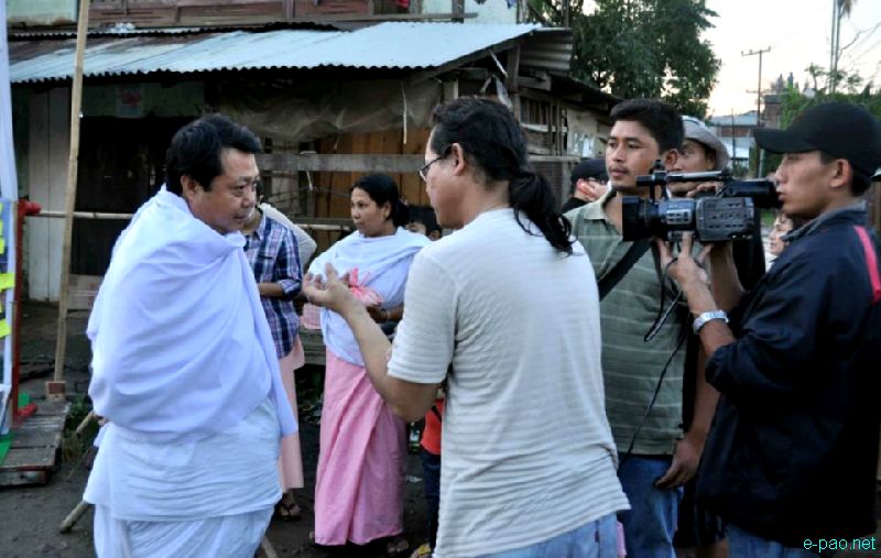 Candle light at Imphal in memory of Richard Loitam  :: 29 April 2012