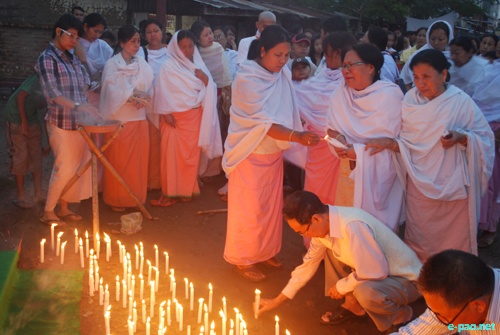 Candle light at Imphal in memory of Richard Loitam  :: 29 April 2012