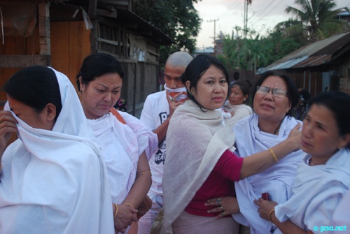 Candle light at Imphal in memory of Richard Loitam  :: 29 April 2012