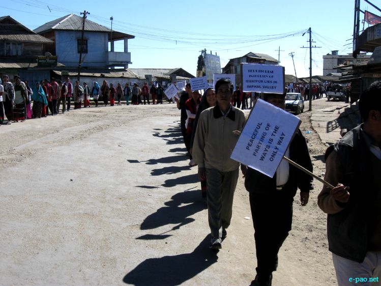 Students rally in Ukhrul demanding "Alternative Arrangement" :: 25th November 2011