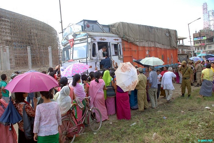 Open mobile sale for essential commodities at subsidized rate due to  Economic Blockade :: September 29 2011