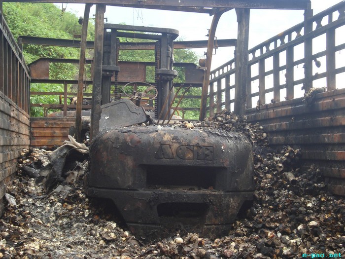 Goods laden truck burnt on September 6 night at Kangpokpi by Sadar Hills Band supporters   :: September 08 2011