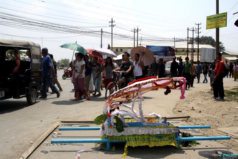 Tension grips at Khurai, Lamlong over Police Atrocities during 'Khurai Puthiba Lailamthokpa' :: May 10 2012