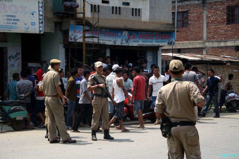 Tension grips at Khurai, Lamlong over Police Atrocities during 'Khurai Puthiba Lailamthokpa' :: May 10 2012