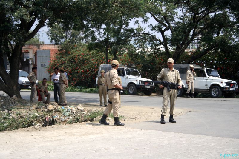 Tension grips at Khurai, Lamlong over Police Atrocities during 'Khurai Puthiba Lailamthokpa' :: May 10 2012
