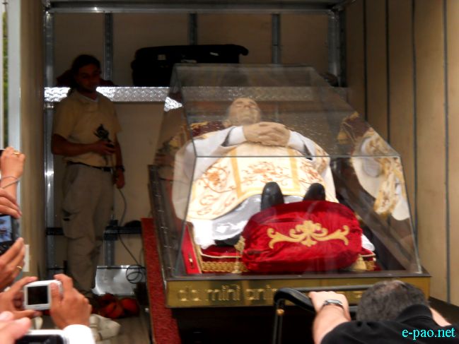 Relic of Saint Don Bosco arrives at Imphal :: April 29 2011